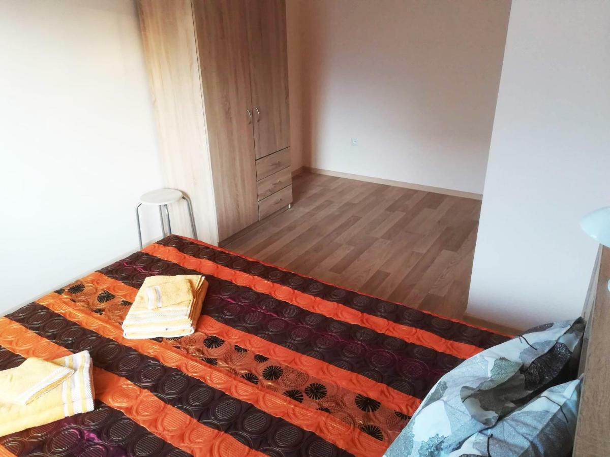 Couple Getaway To A Freshly Renovated Apartment Pärnu Exterior foto